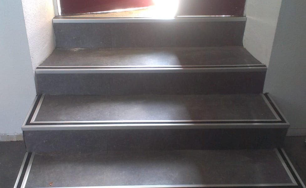 Cantonera de Aluminio